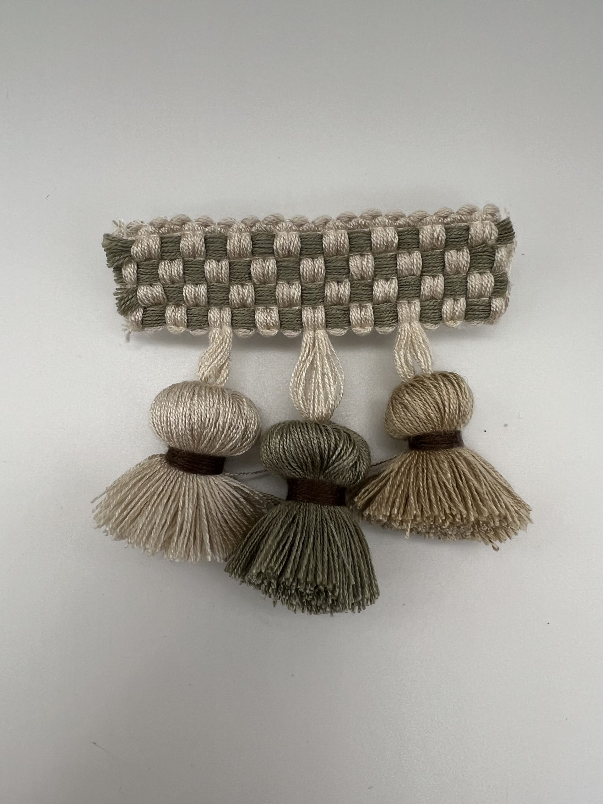 Fringe with tassel grey